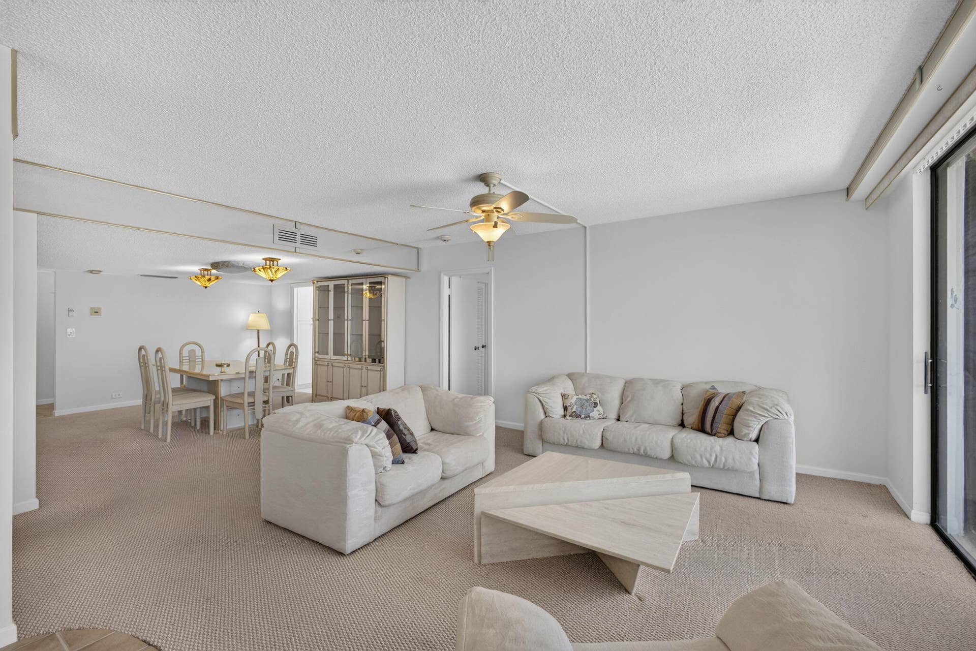 1208 Marine Way, #205, North Palm Beach, FL 33408 Living room