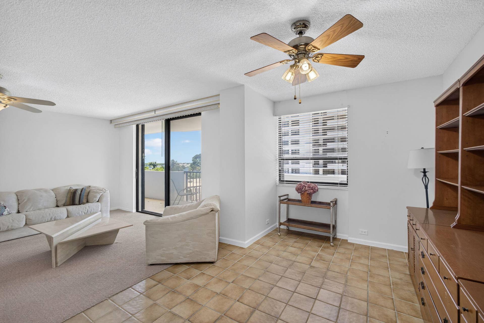 1208 Marine Way, #205, North Palm Beach, FL 33408 Library