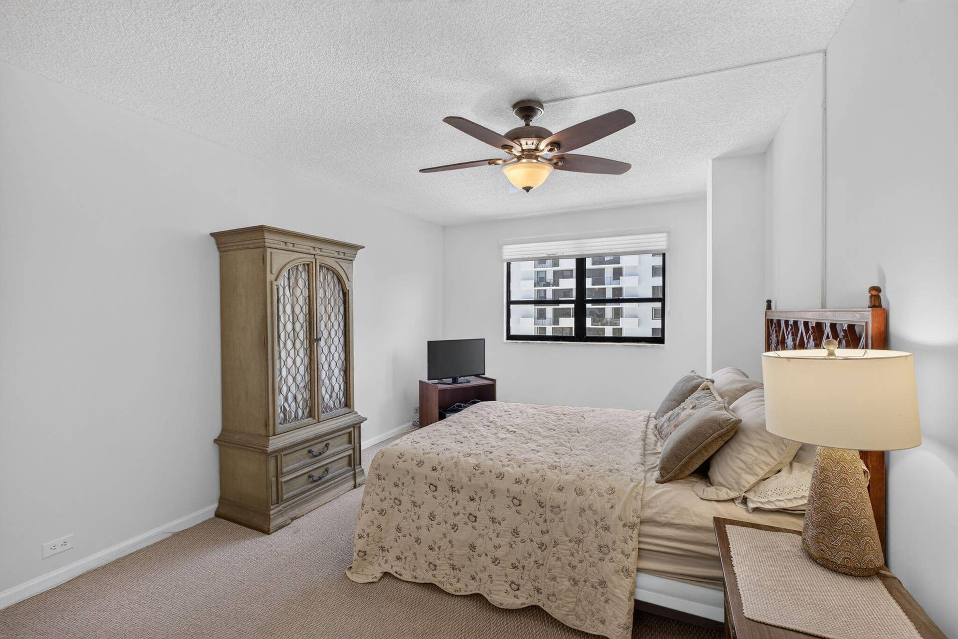 1208 Marine Way, #205, North Palm Beach, FL 33408 Primary suite