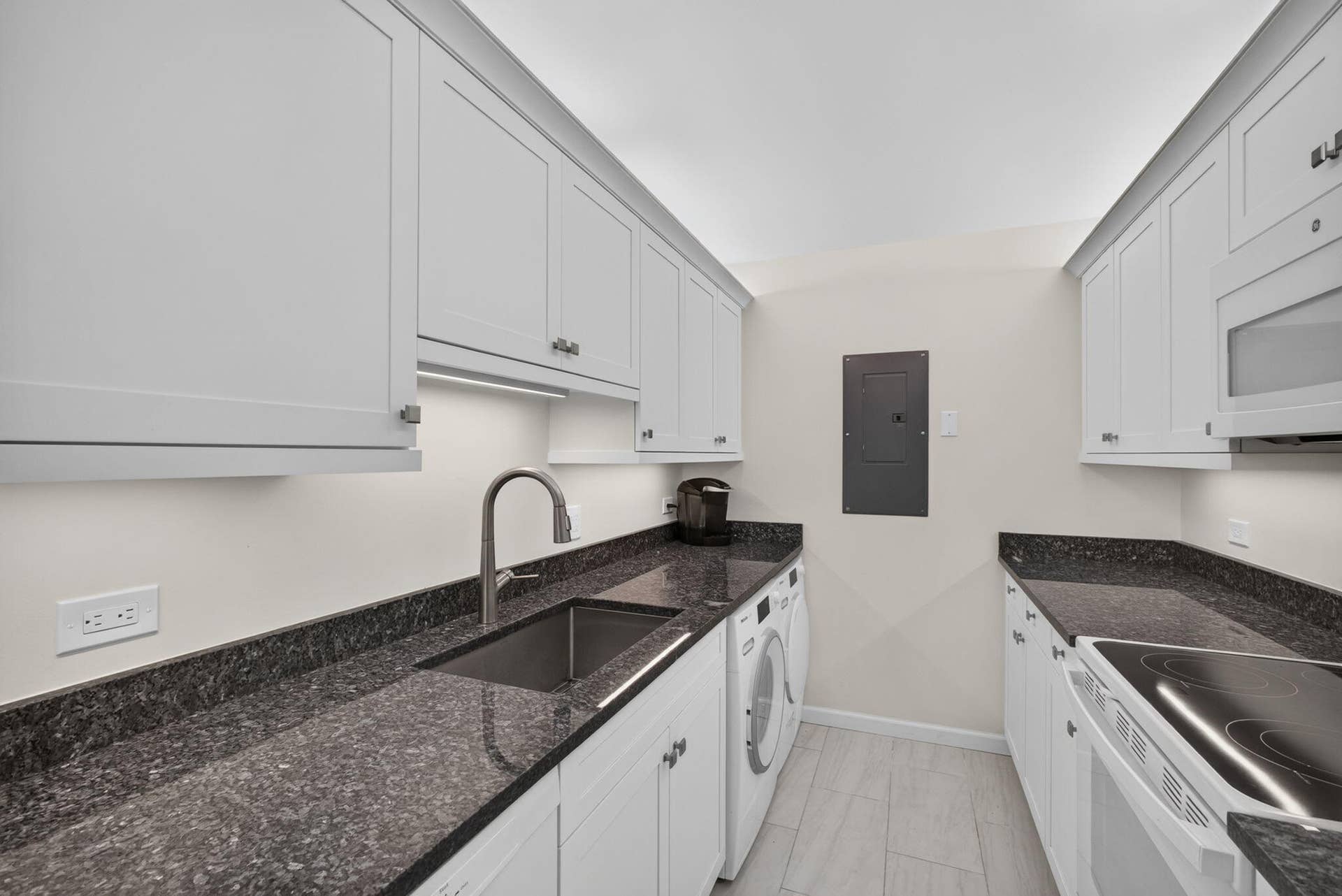 1208 Marine Way, #205, North Palm Beach, FL 33408 Includes Miele washer & dryer