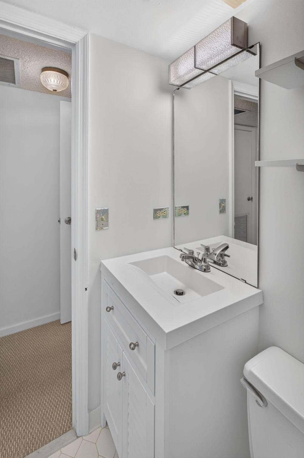 1208 Marine Way, #205, North Palm Beach, FL 33408 Half bath