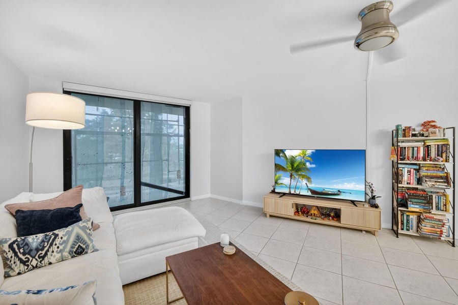 Property photo for 3900 N Hills Drive, #306-, Hollywood, FL