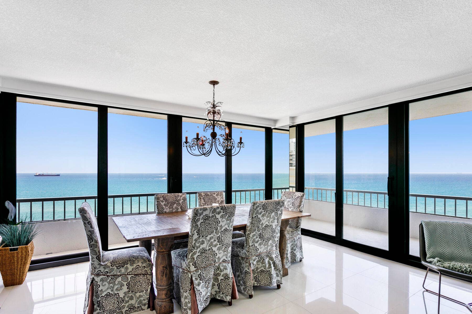 5510 N Ocean Drive, #12a, Singer Island, FL 33404 Dining room pic 1