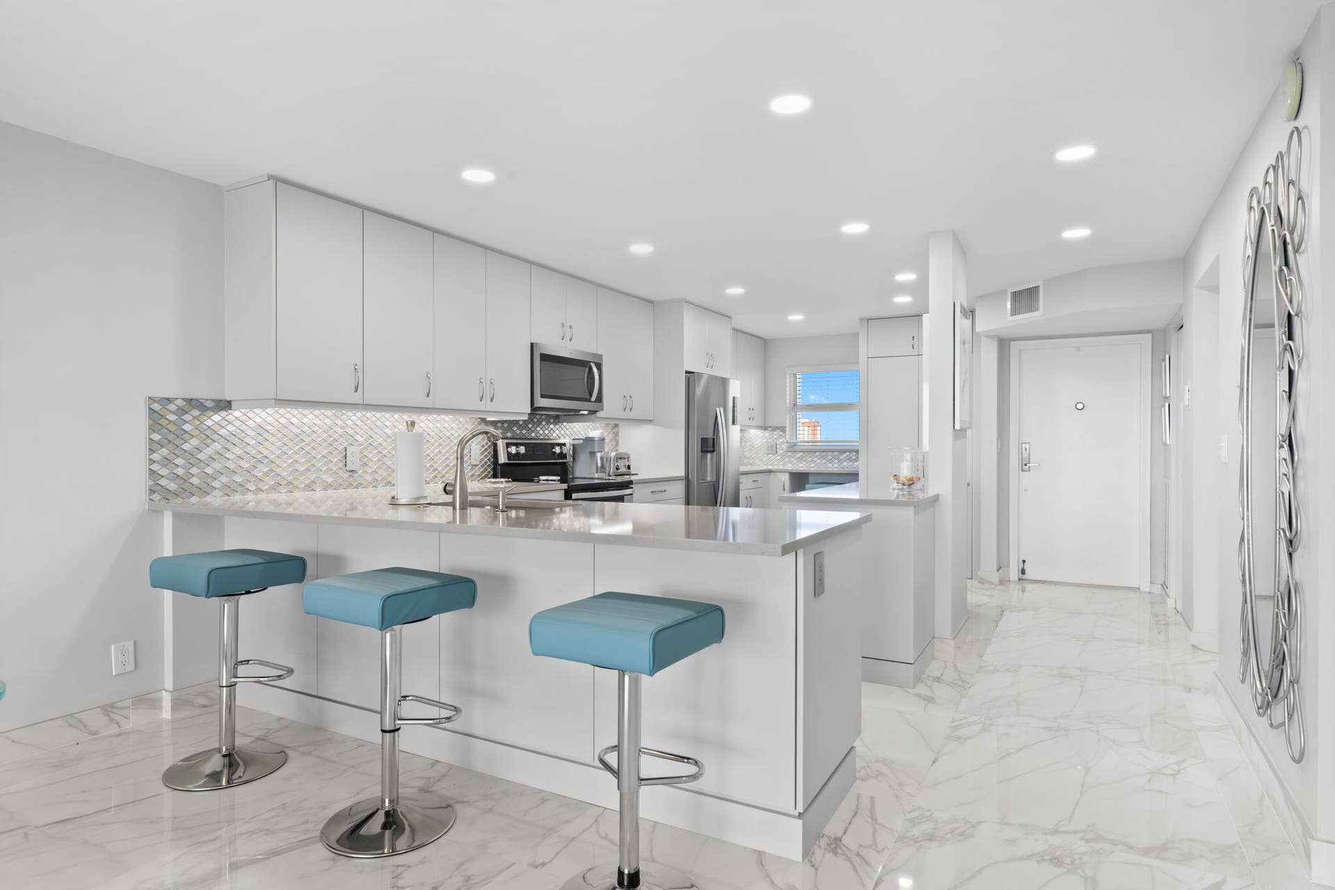 511 Bayshore Drive, #910, Fort Lauderdale, FL 33304 12-web-or-mls-A7R00246 copy