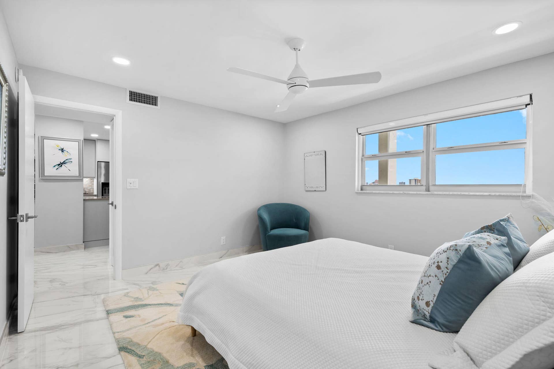 511 Bayshore Drive, #910, Fort Lauderdale, FL 33304 4-web-or-mls-A7R00193 copy