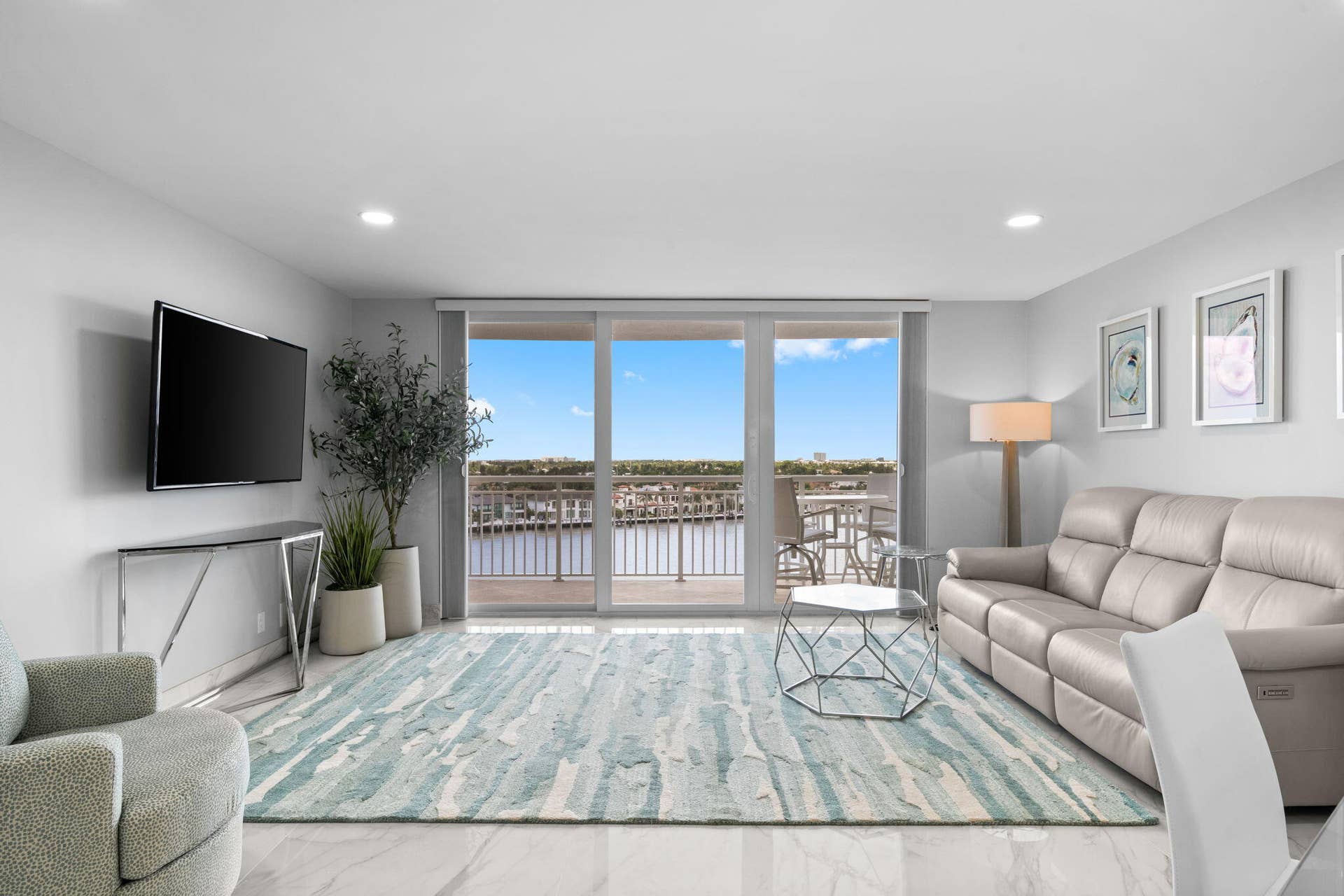 511 Bayshore Drive, #910, Fort Lauderdale, FL 33304 15-web-or-mls-A7R00266 copy