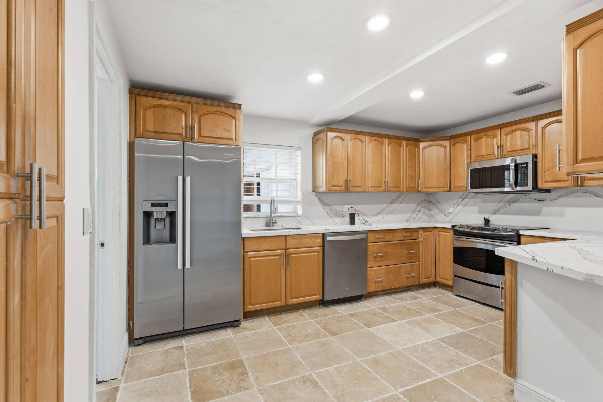 4793 Badger Avenue, West Palm Beach, FL 33417 13-web-or-mls-AR Media 13