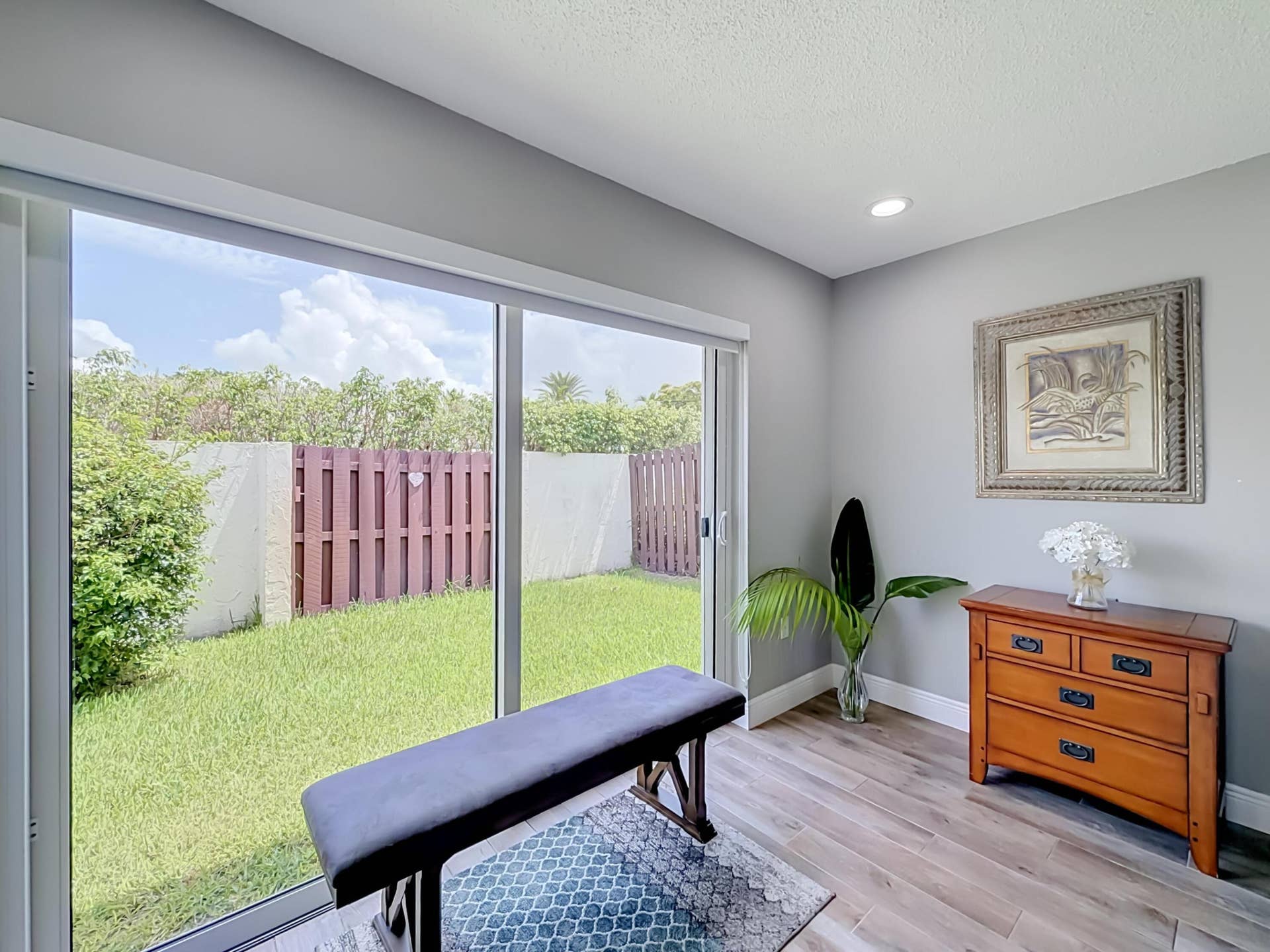 16751 Redwood Way, Weston, FL 33326 Primary sitting area with slider to backyard
