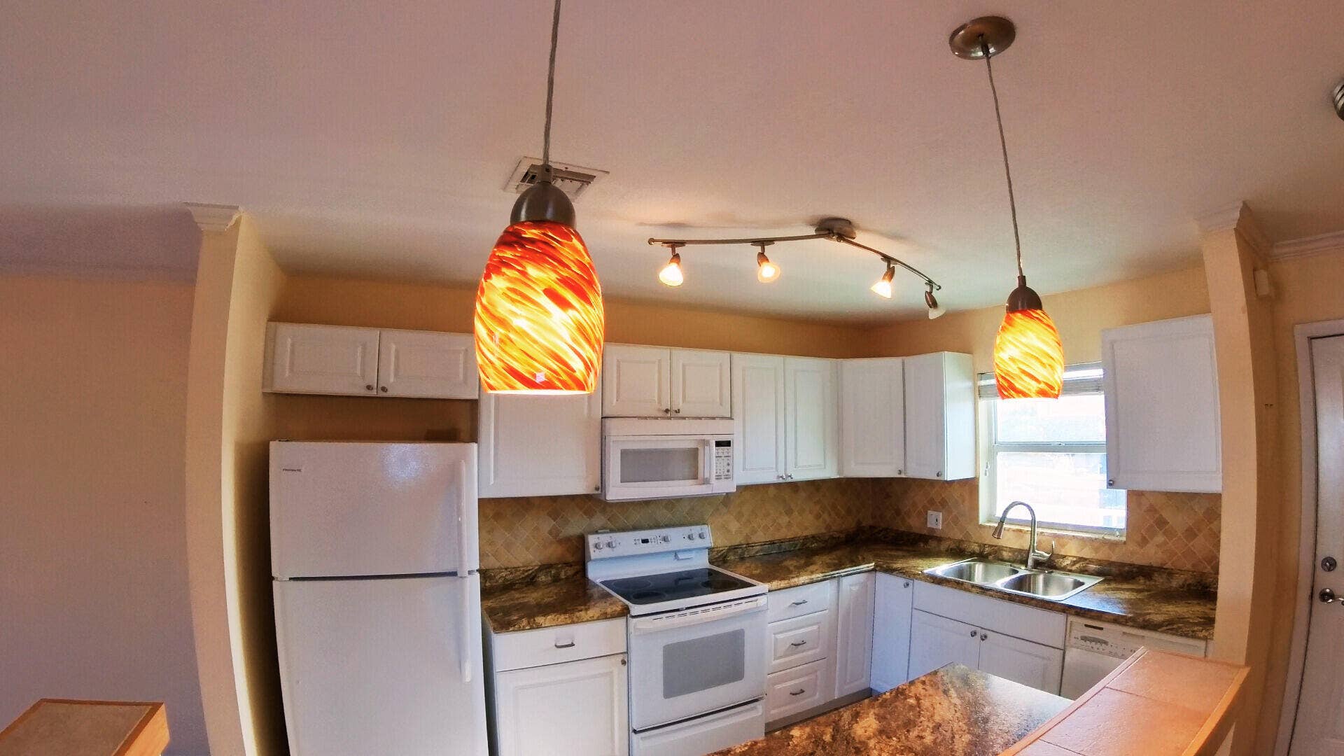 236 Castlewood Drive, #202, North Palm Beach, FL 33408 Kitchen