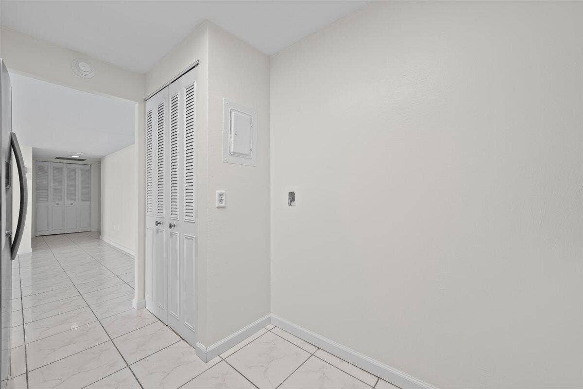 5600 N Flagler Drive, #2304, West Palm Beach, FL 33407 09-LUX_6819