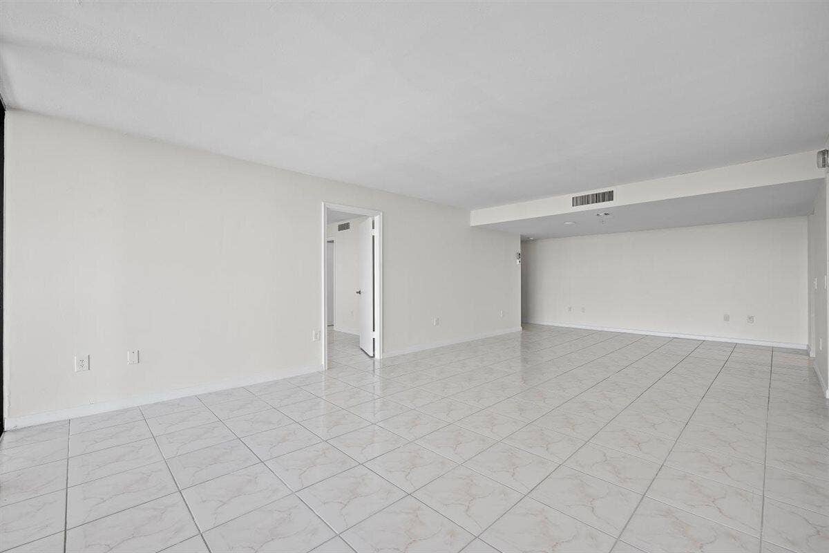 5600 N Flagler Drive, #2304, West Palm Beach, FL 33407 07-LUX_6804