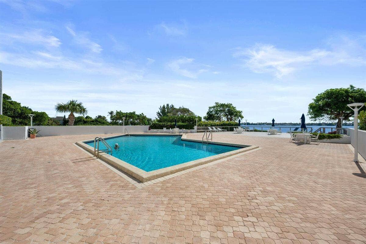5600 N Flagler Drive, #2304, West Palm Beach, FL 33407 27-LUX_6981