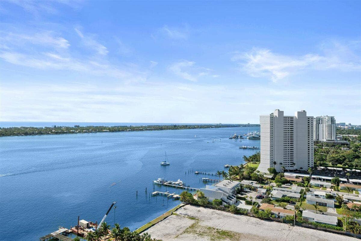 5600 N Flagler Drive, #2304, West Palm Beach, FL 33407 23-LUX_6941