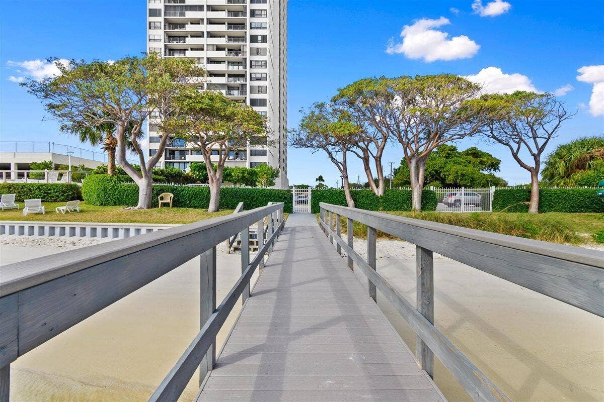 5600 N Flagler Drive, #2304, West Palm Beach, FL 33407 34-LUX3208