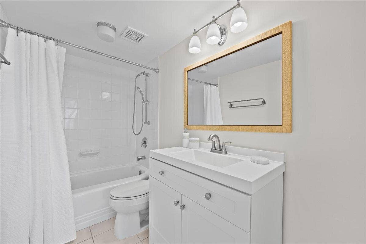5600 N Flagler Drive, #2304, West Palm Beach, FL 33407 19-LUX_6919