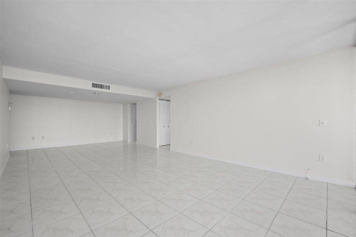 5600 N Flagler Drive, #2304, West Palm Beach, FL 33407 06-LUX_6794