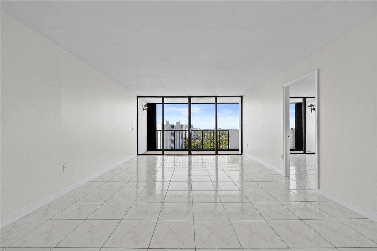 5600 N Flagler Drive, #2304, West Palm Beach, FL 33407 05-LUX_6769