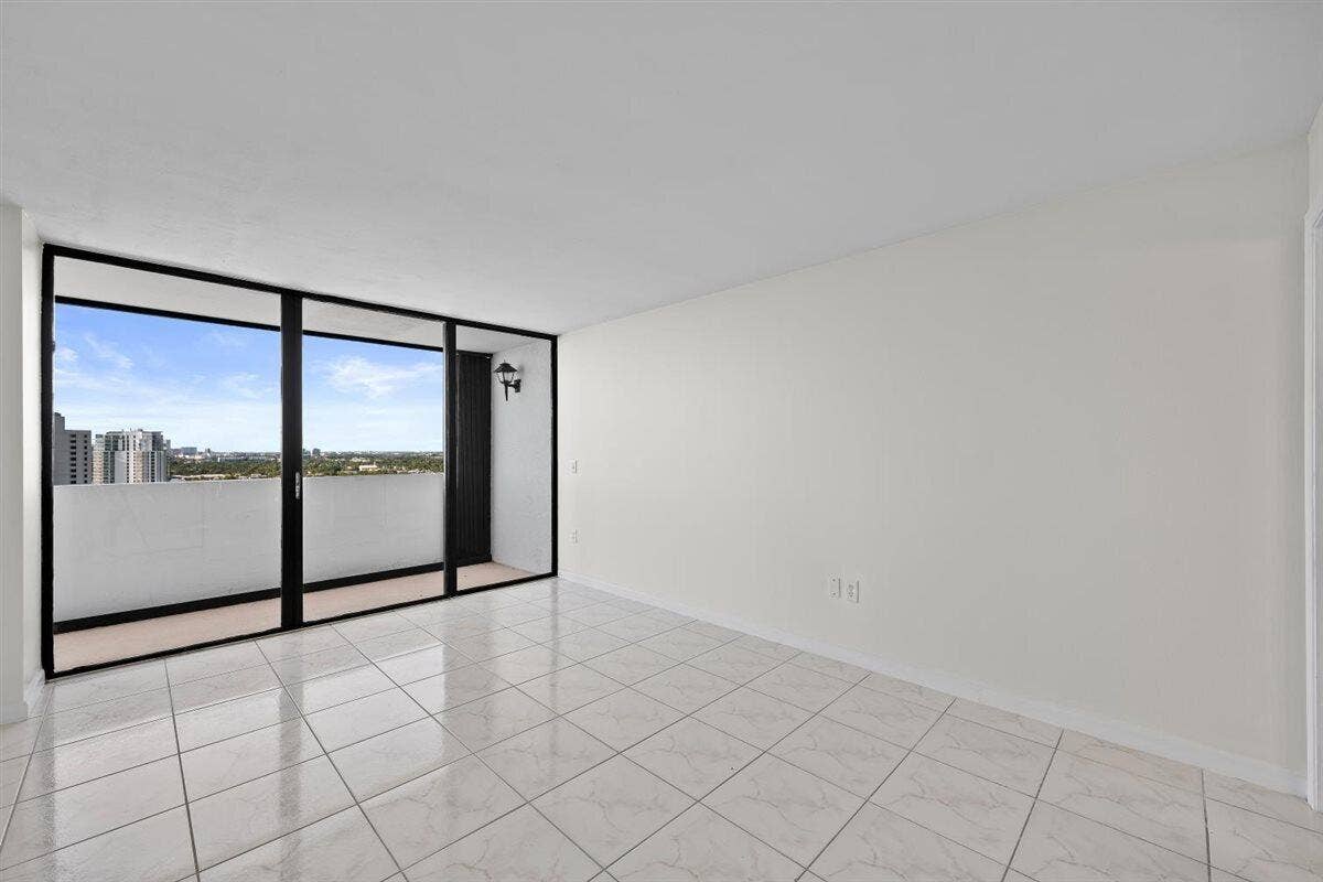 5600 N Flagler Drive, #2304, West Palm Beach, FL 33407 16-LUX_6894