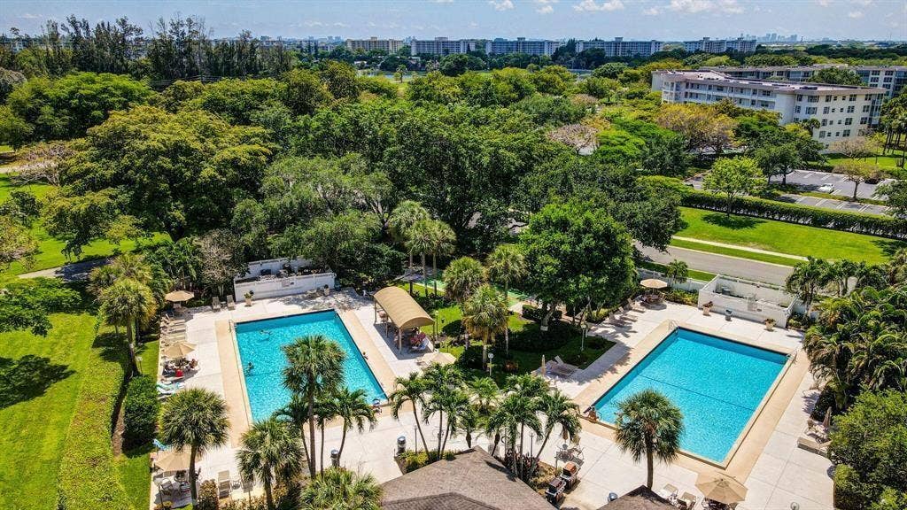 3503 Oaks Way, #303, Pompano Beach, FL 33069 palm aire 1 6