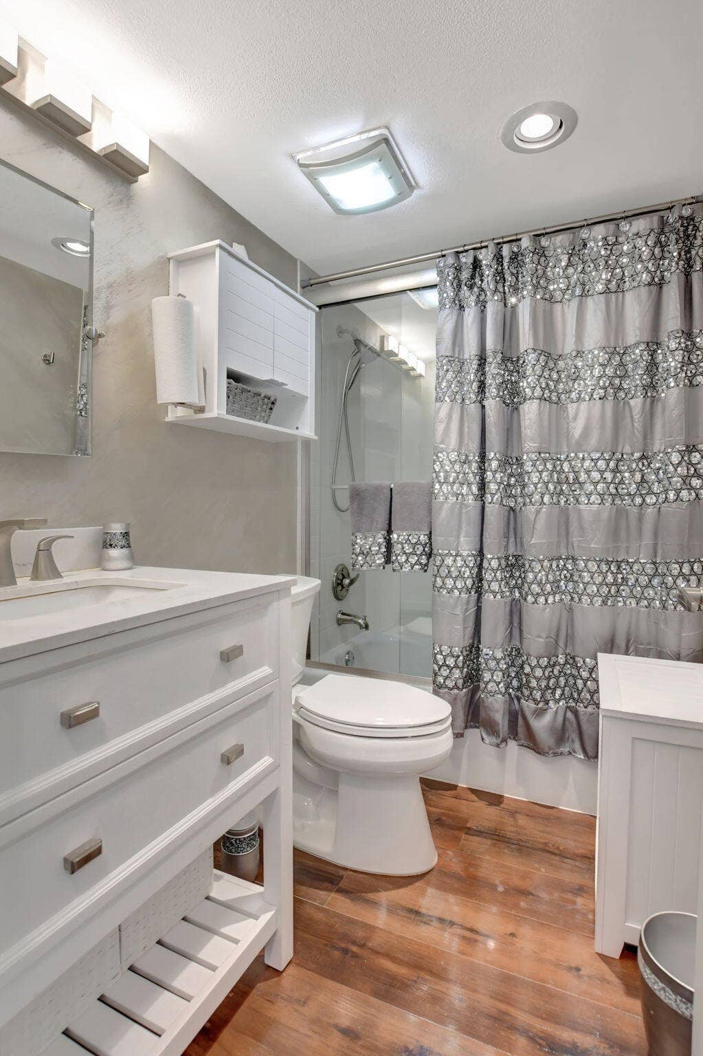 1923 Bridgewood Drive, Boca Raton, Boca Raton, FL 33434 Second Bathroom