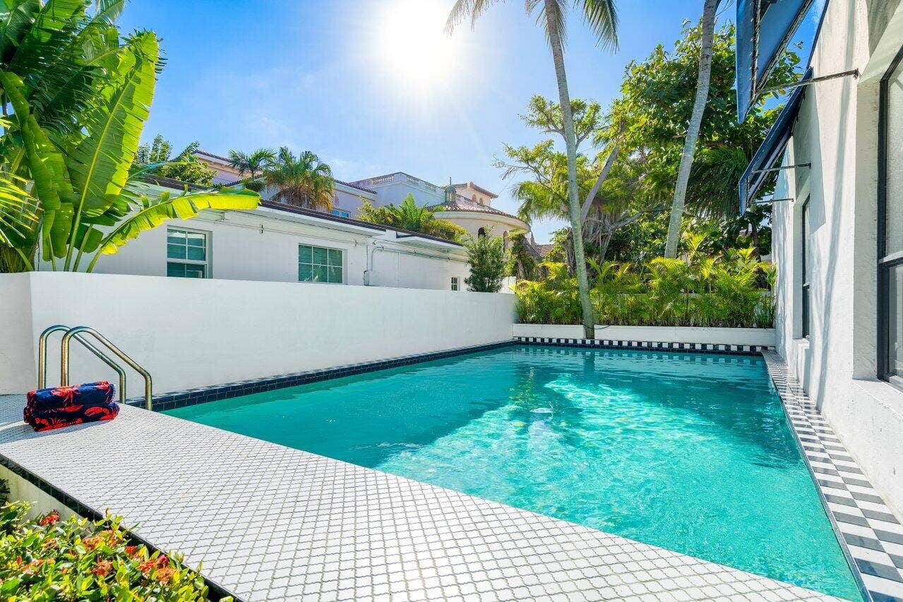 162 Peruvian Avenue, Palm Beach, FL 33480 029-162PeruvianAvenue-PalmBeach-FL-33480