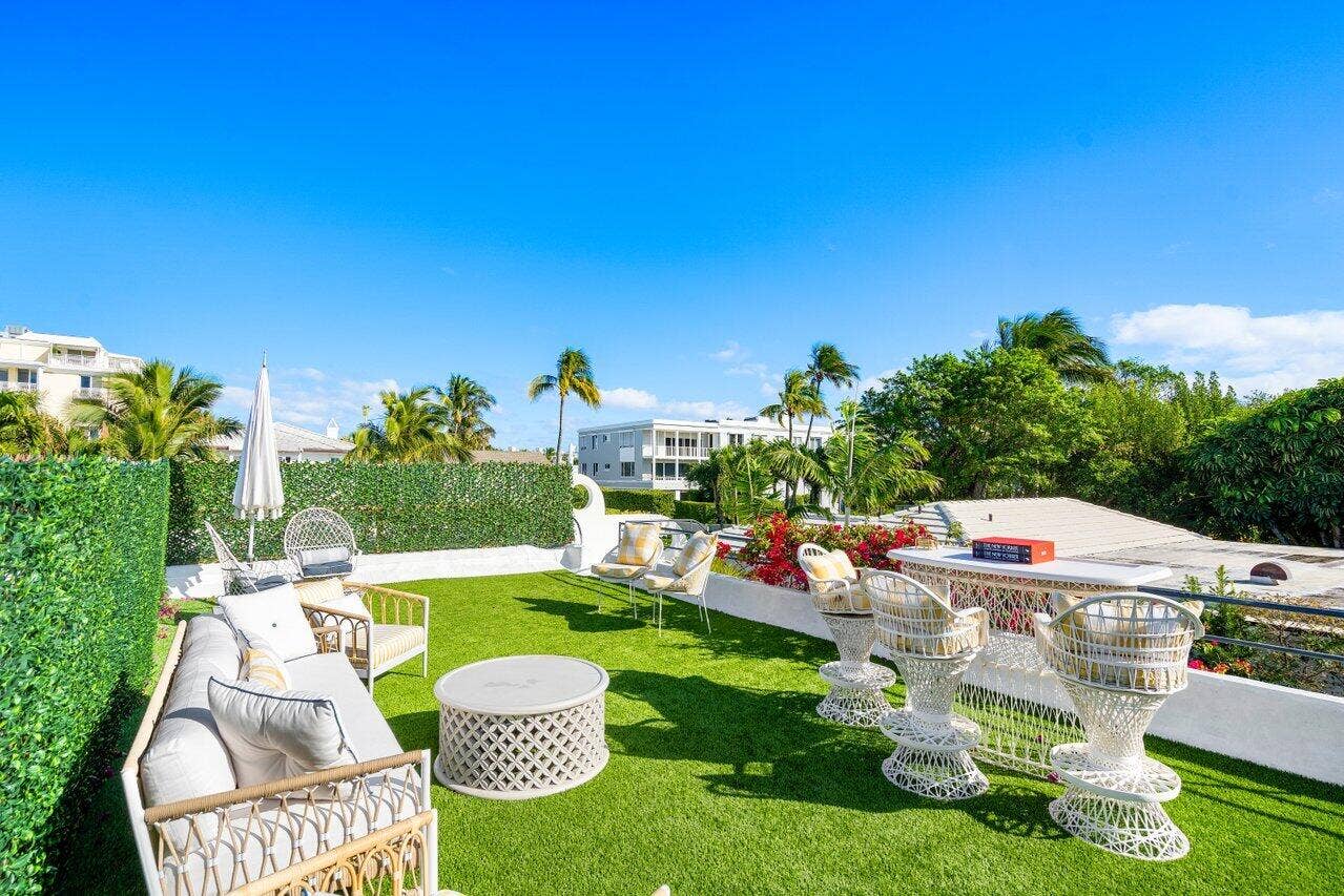 162 Peruvian Avenue, Palm Beach, FL 33480 039-162PeruvianAvenue-PalmBeach-FL-33480