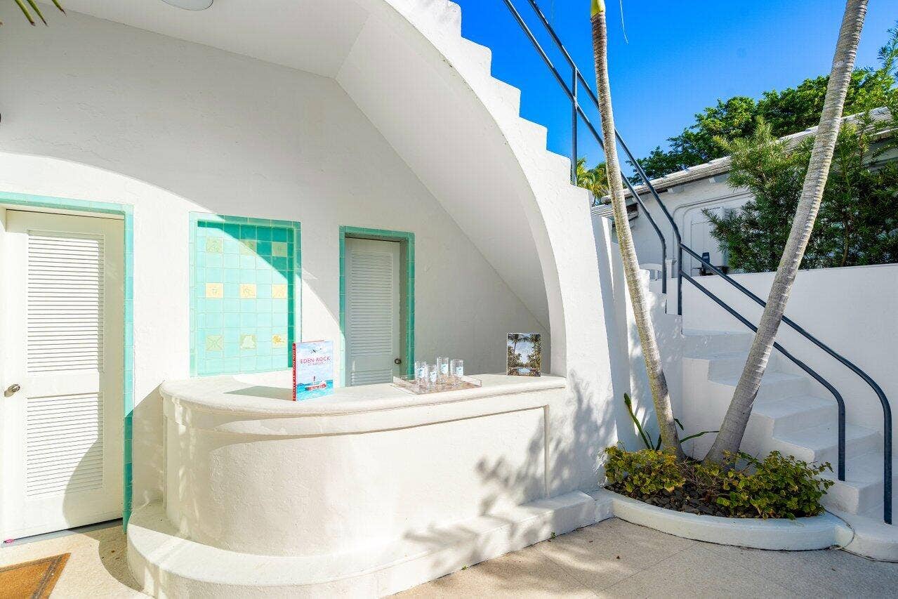 162 Peruvian Avenue, Palm Beach, FL 33480 026-162PeruvianAvenue-PalmBeach-FL-33480