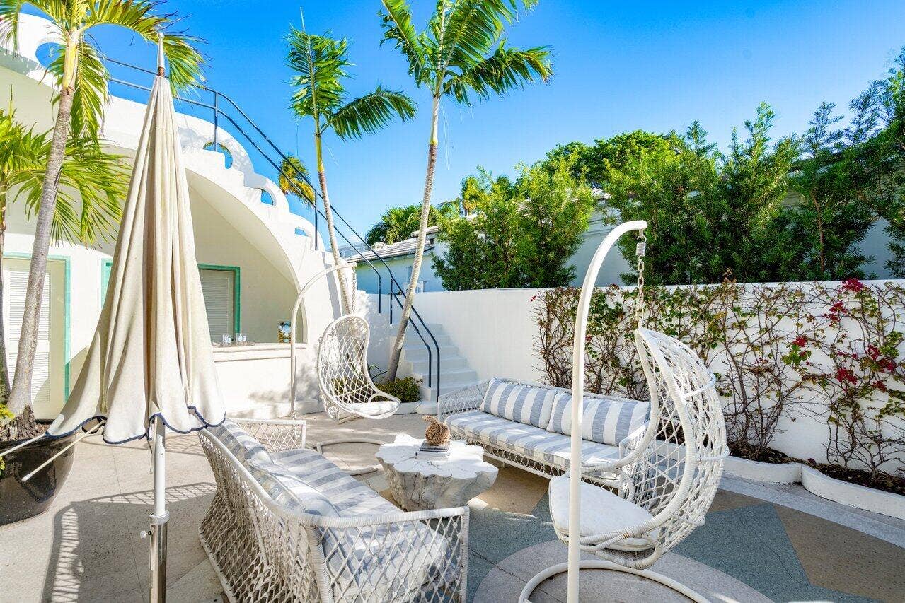 162 Peruvian Avenue, Palm Beach, FL 33480 031-162PeruvianAvenue-PalmBeach-FL-33480