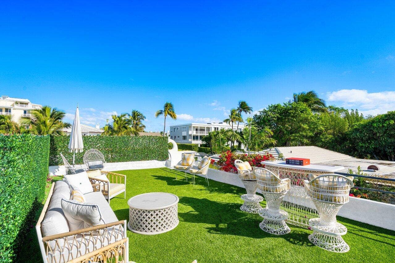 162 Peruvian Avenue, Palm Beach, FL 33480 039-162PeruvianAvenue-PalmBeach-FL-33480