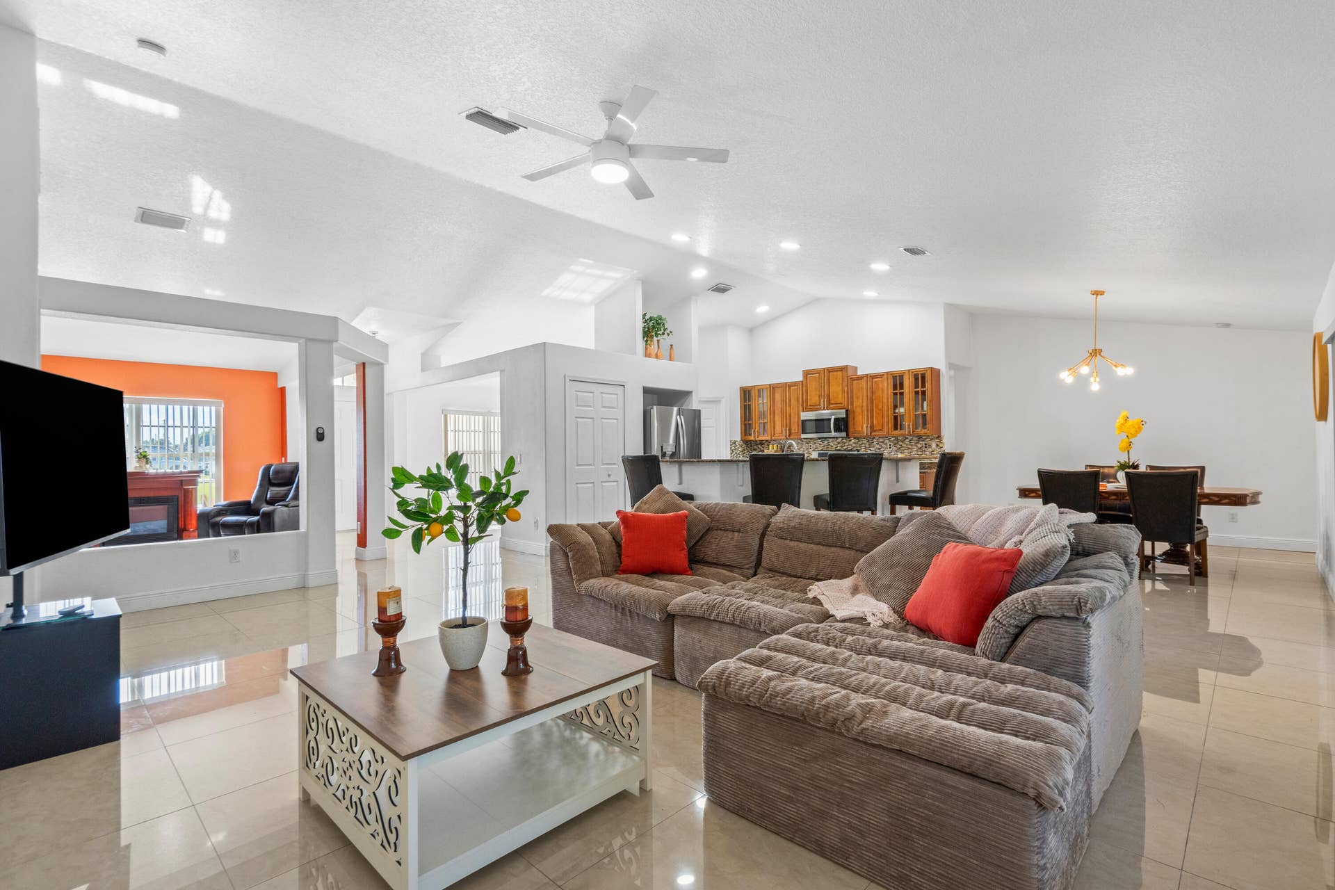 3041 SE Wake Road, Port St Lucie, FL 34984 DSC05475