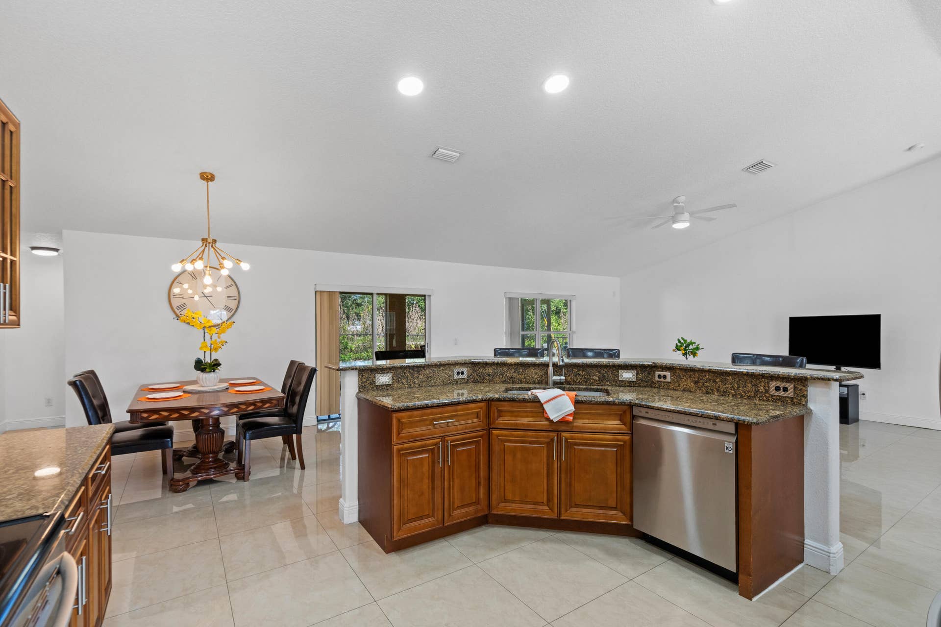 3041 SE Wake Road, Port St Lucie, FL 34984 DSC05500