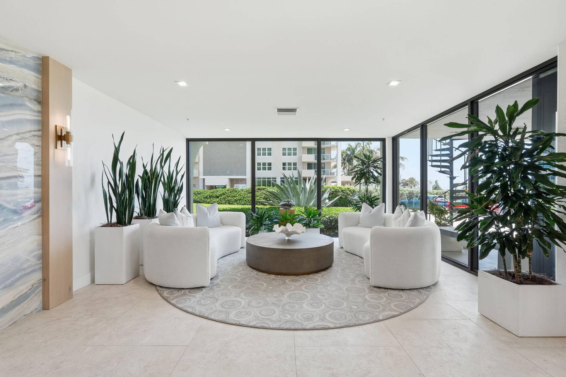 43-web-or-mls-5460_N_Ocean_Dr_Apt_6A_043