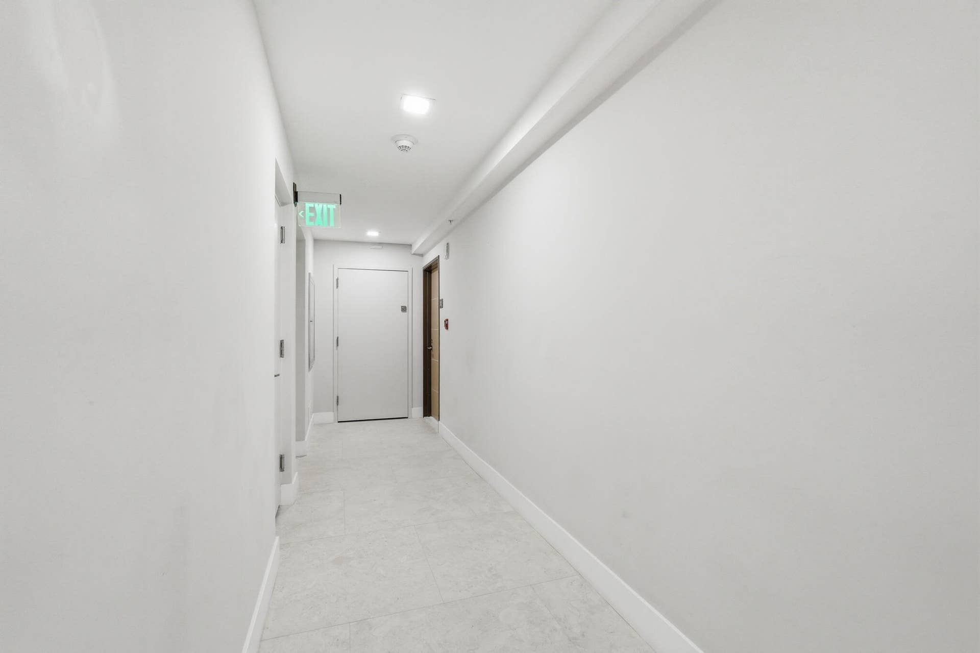 42-web-or-mls-5460_N_Ocean_Dr_Apt_6A_042