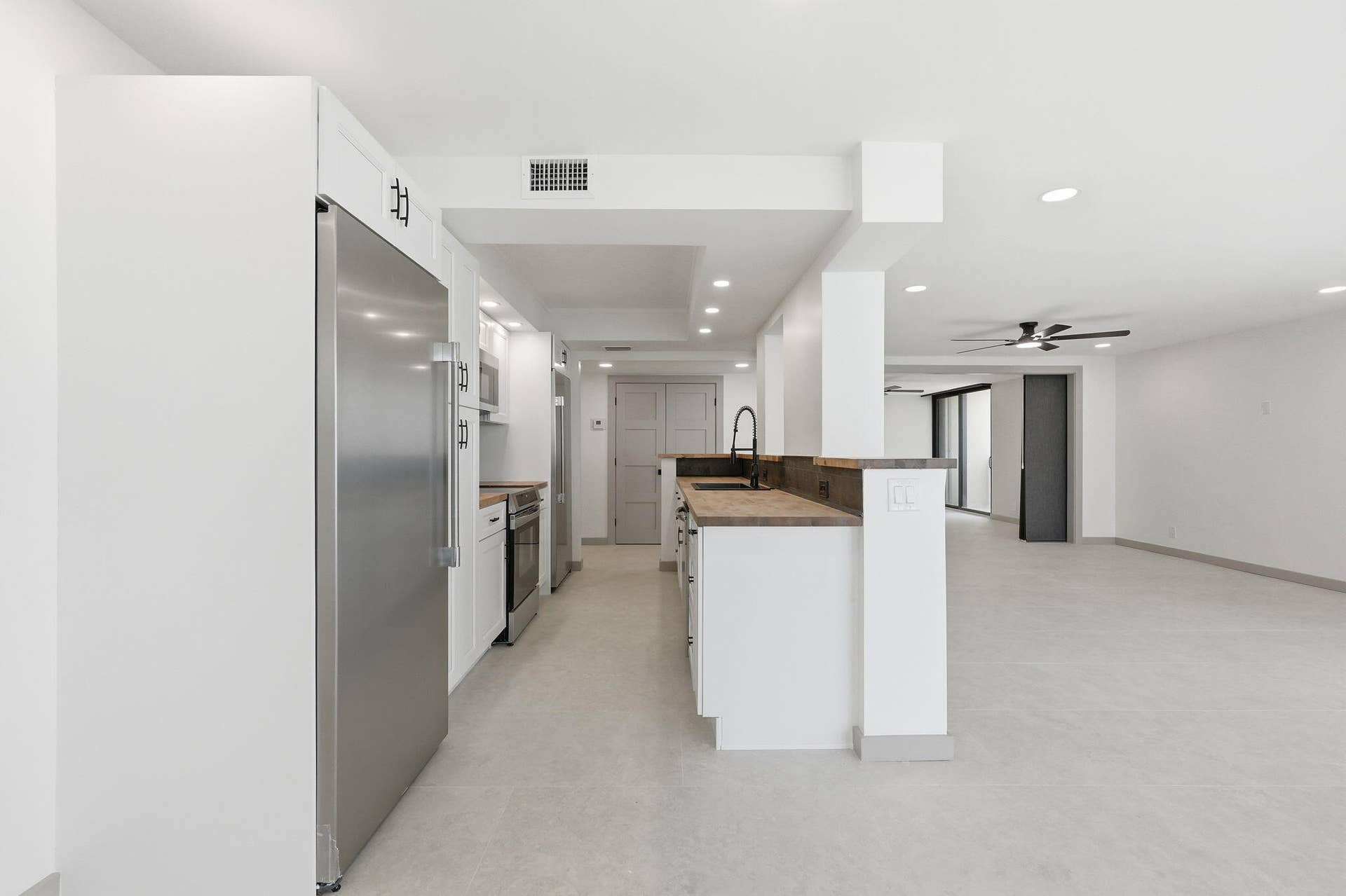 31-web-or-mls-5460_N_Ocean_Dr_Apt_6A_031