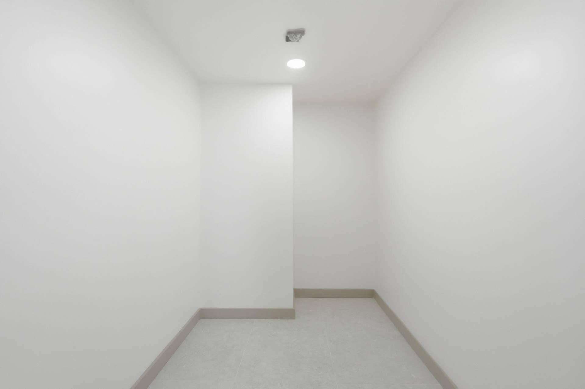 16-web-or-mls-5460_N_Ocean_Dr_Apt_6A_016
