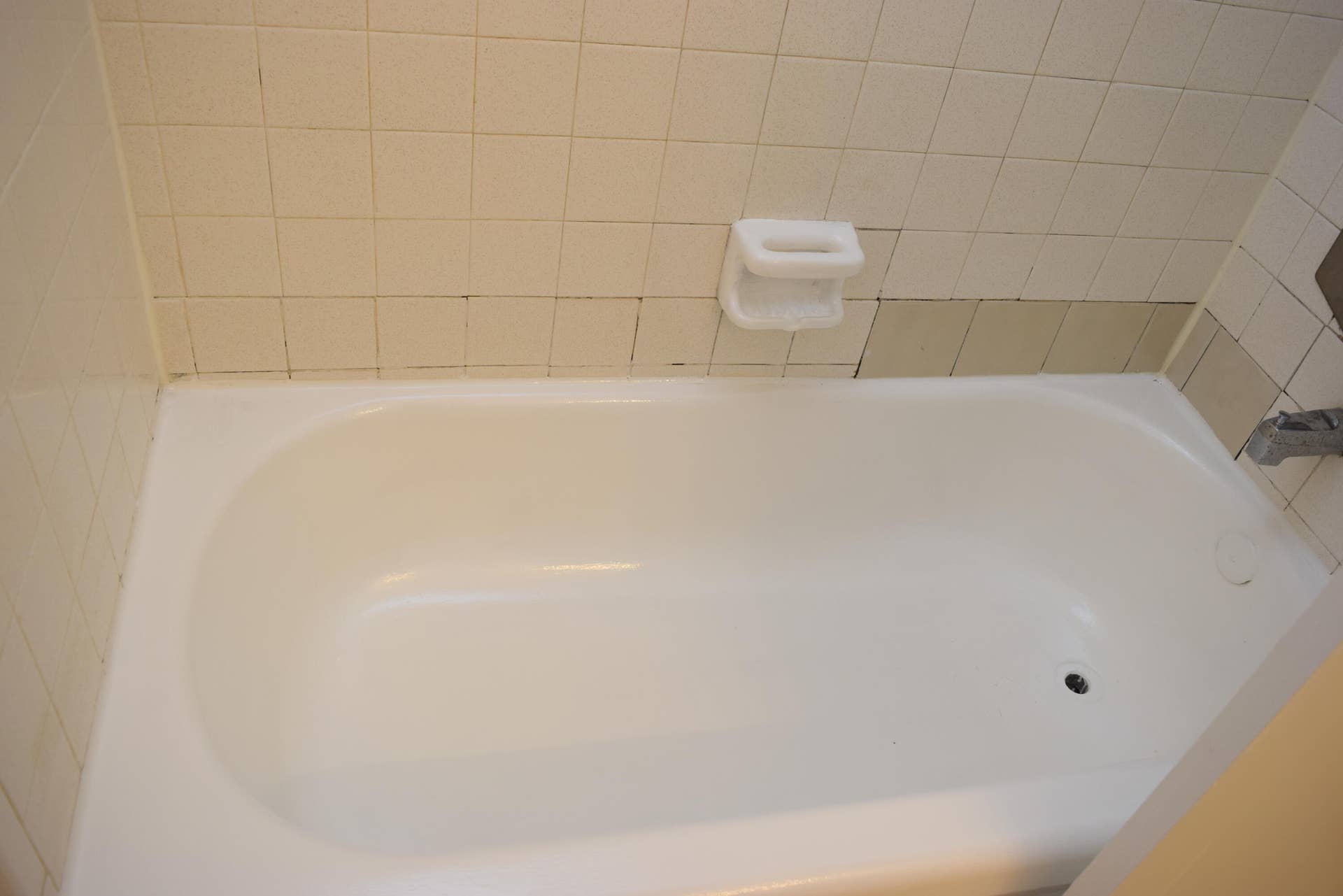 151 SE 6th Avenue, #14, Pompano Beach, FL 33060 Tub in Primary Bathroom