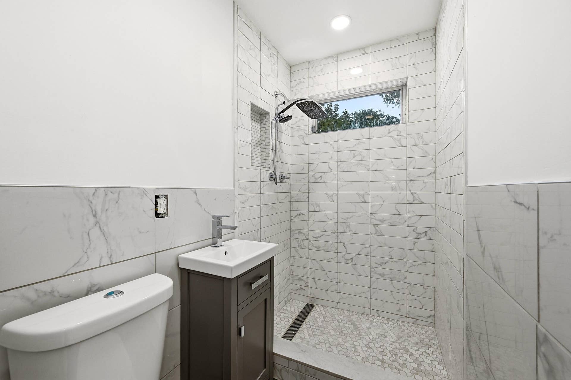 4796 SW 11th Court, Plantation, FL 33317 05_primary bathroom