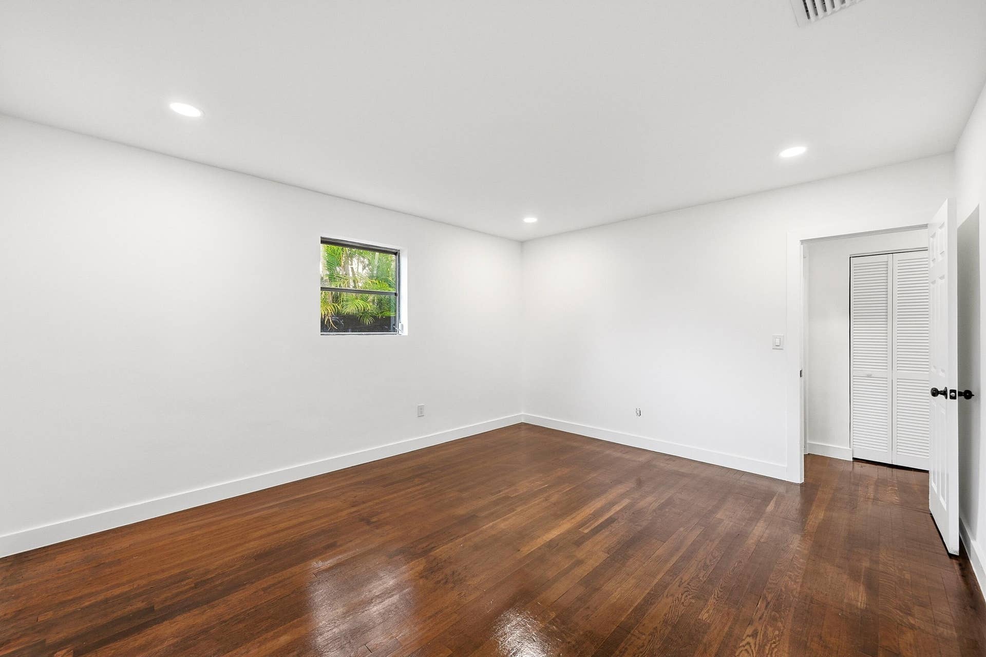 4796 SW 11th Court, Plantation, FL 33317 02_primary bedroom