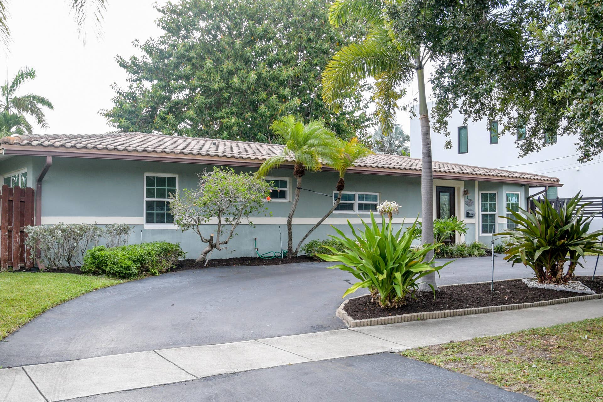 4931 NE 27th Avenue, Lighthouse Point, FL 33064 4931-4385
