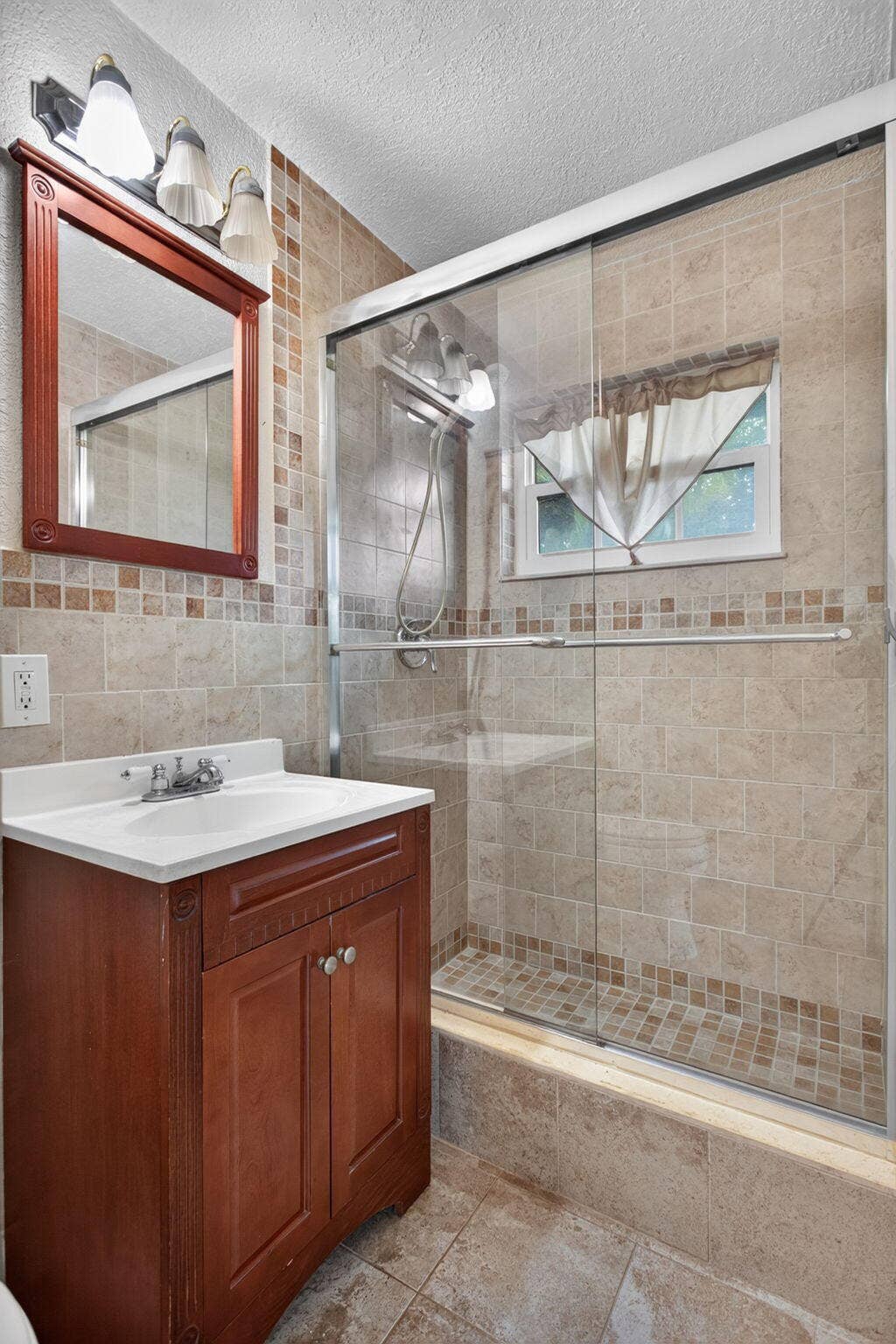 4931 NE 27th Avenue, Lighthouse Point, FL 33064 24-web-or-mls-4931-2902