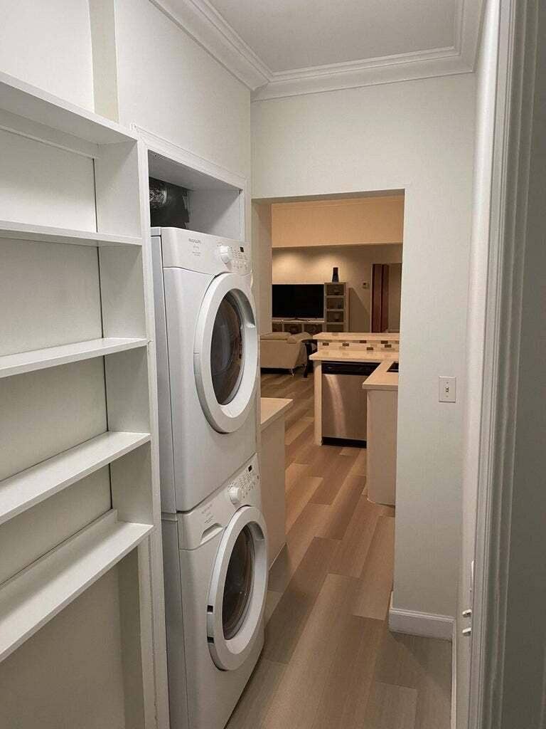 325 Sunset Drive, #A, Fort Lauderdale, FL 33301 laundry