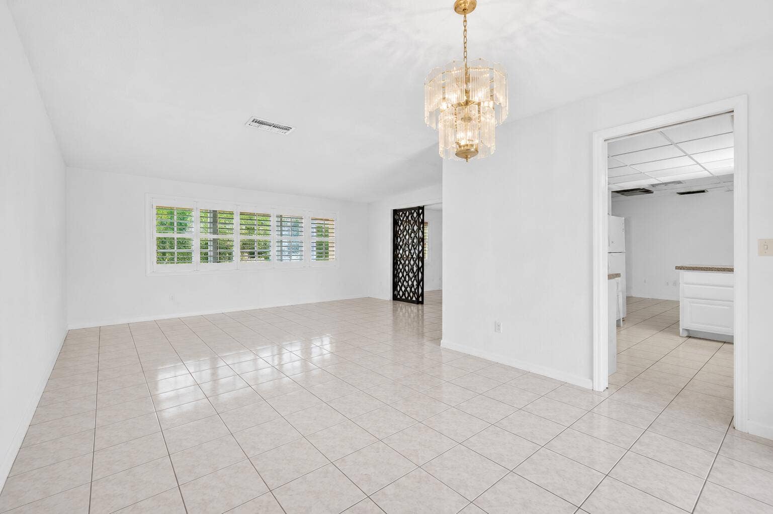 842 Fathom Road W, North Palm Beach, FL 33408 living room