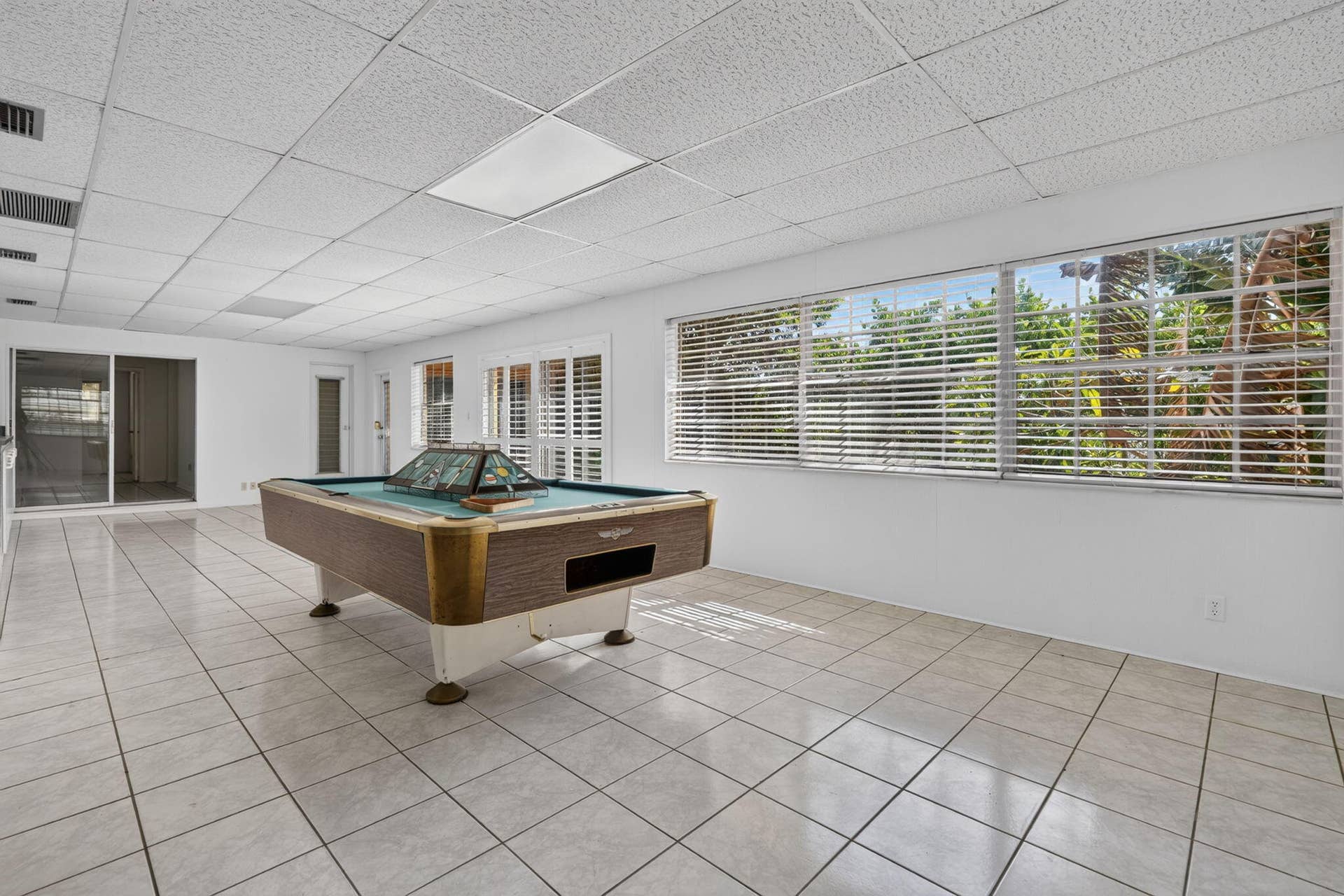 842 Fathom Road W, North Palm Beach, FL 33408 52-web-or-mls-048__MLP3745