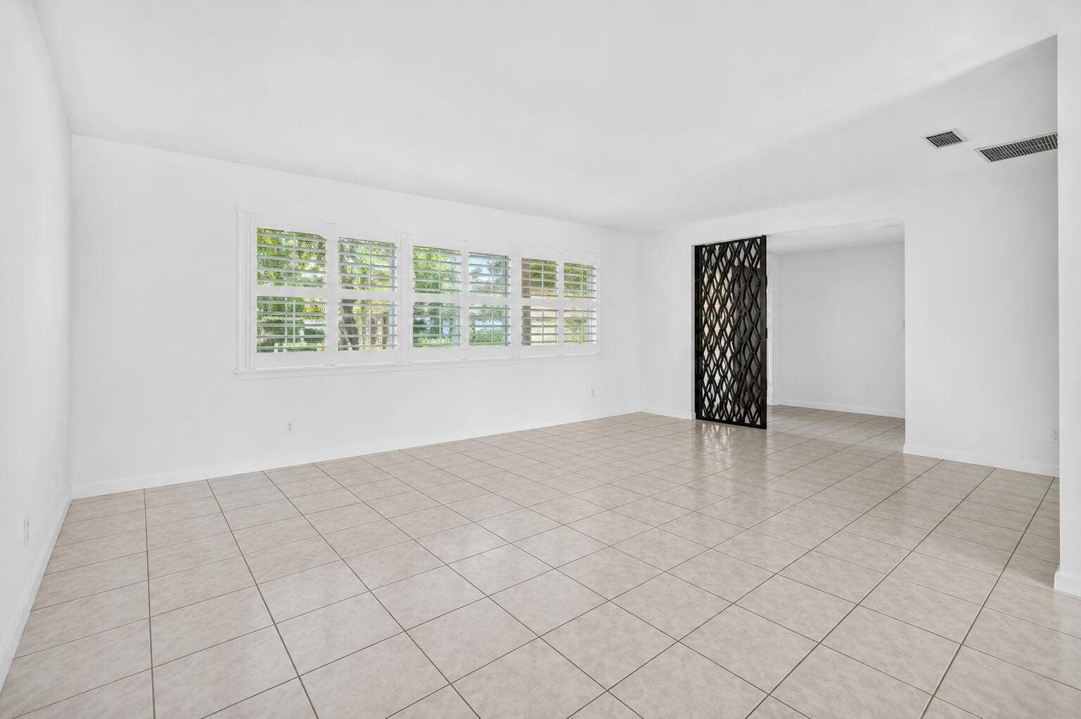 842 Fathom Road W, North Palm Beach, FL 33408 living room
