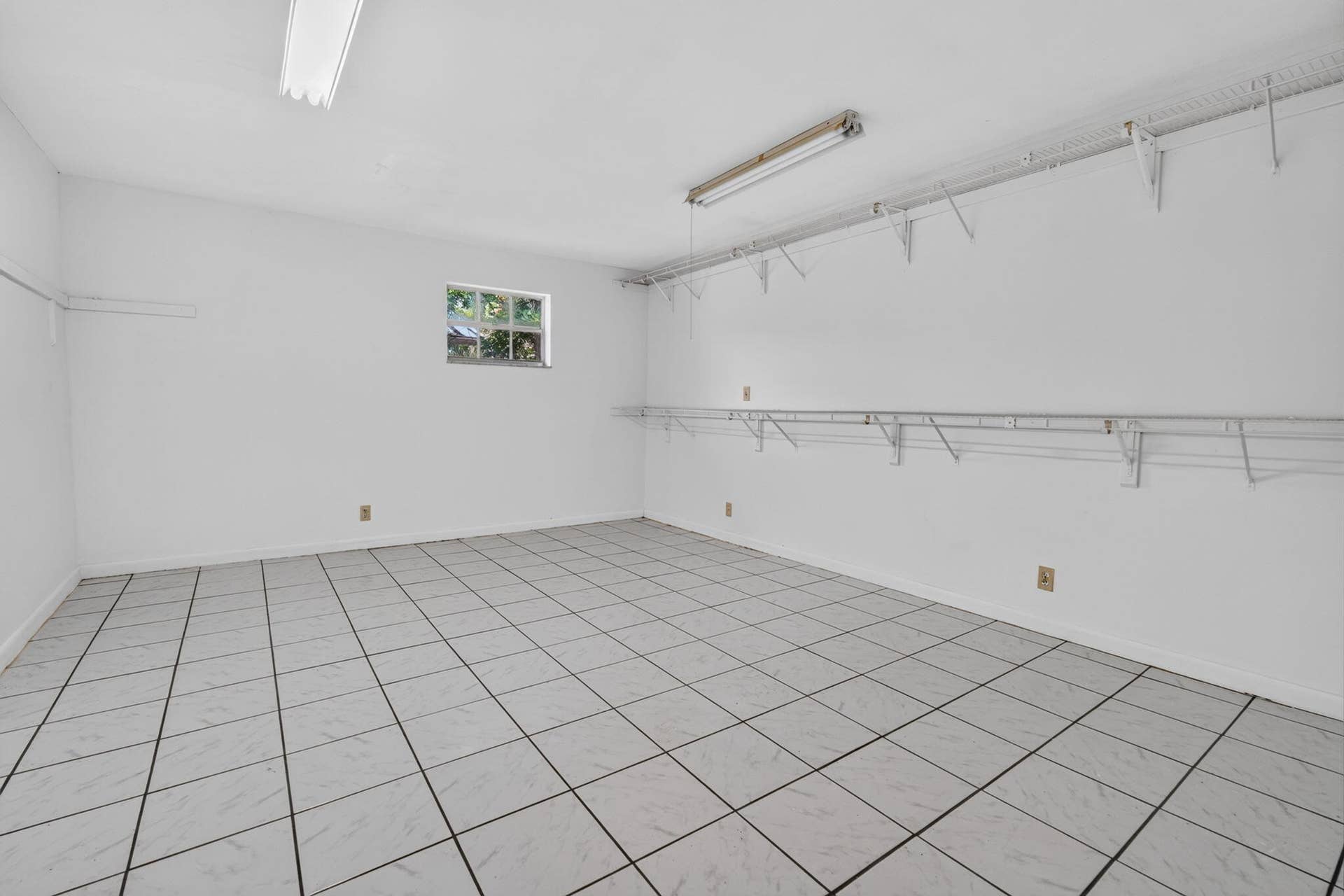 842 Fathom Road W, North Palm Beach, FL 33408 25-web-or-mls-012__MLP3565