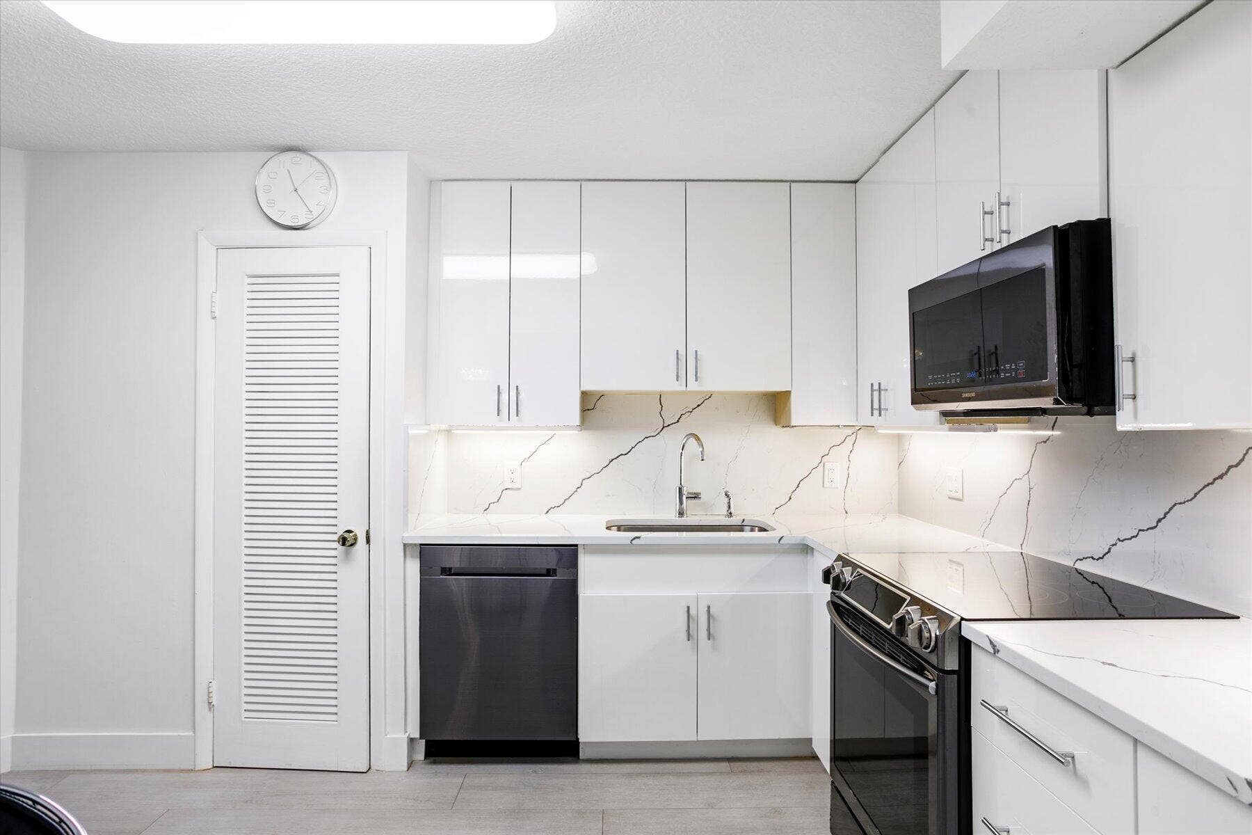 2860 S Ocean Boulevard, #216, Palm Beach, FL 33480 Kitchen
