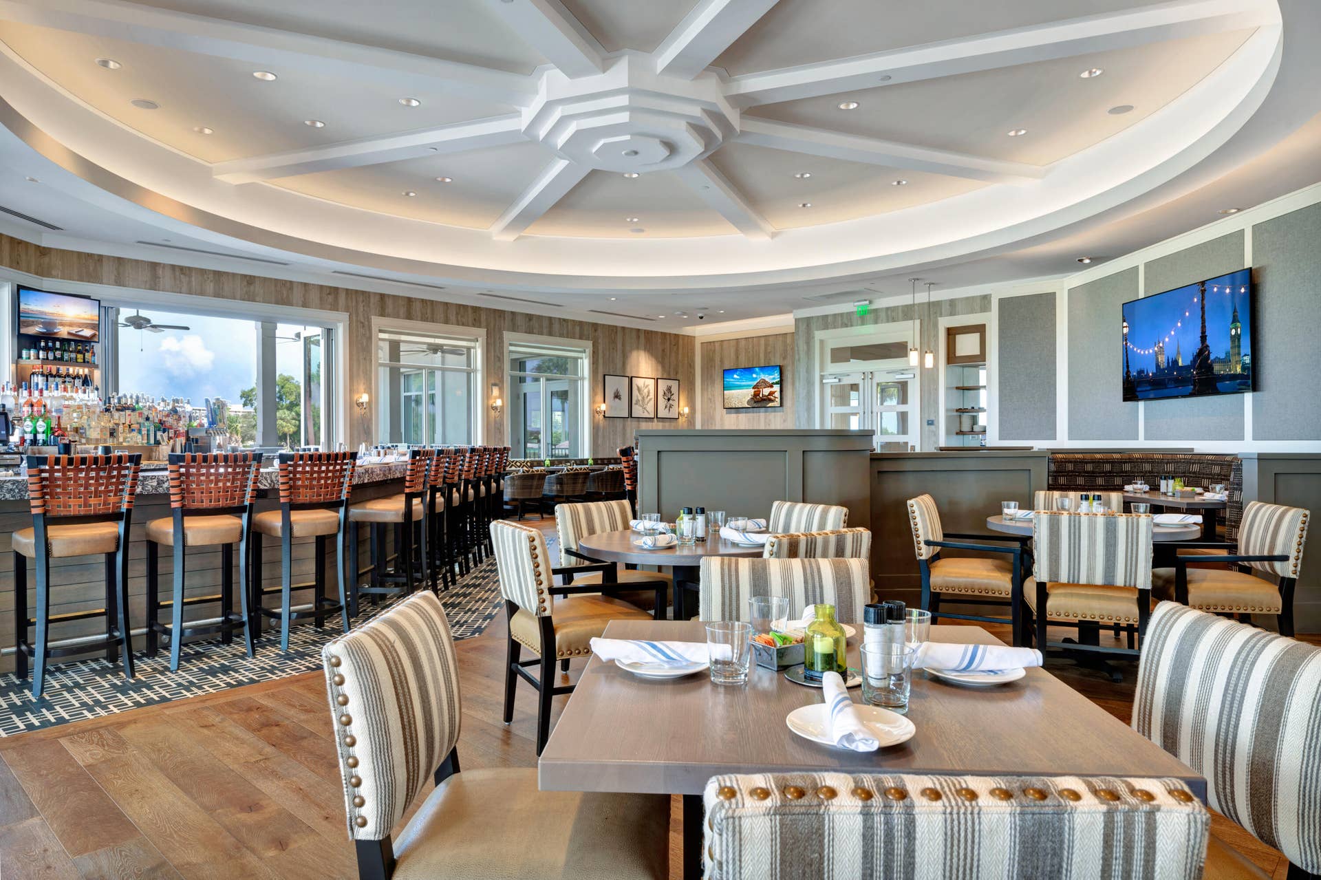 11335 Twelve Oaks Way, North Palm Beach, FL 33408 NORTH PALM BEACH COUNTRY CLUB RESTAURANT