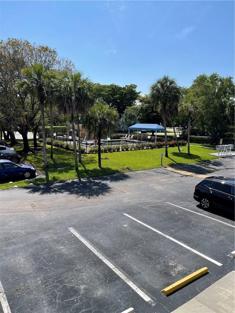 197 Lakeview Drive, #202, Weston, Weston, FL 33326 Parking spot.