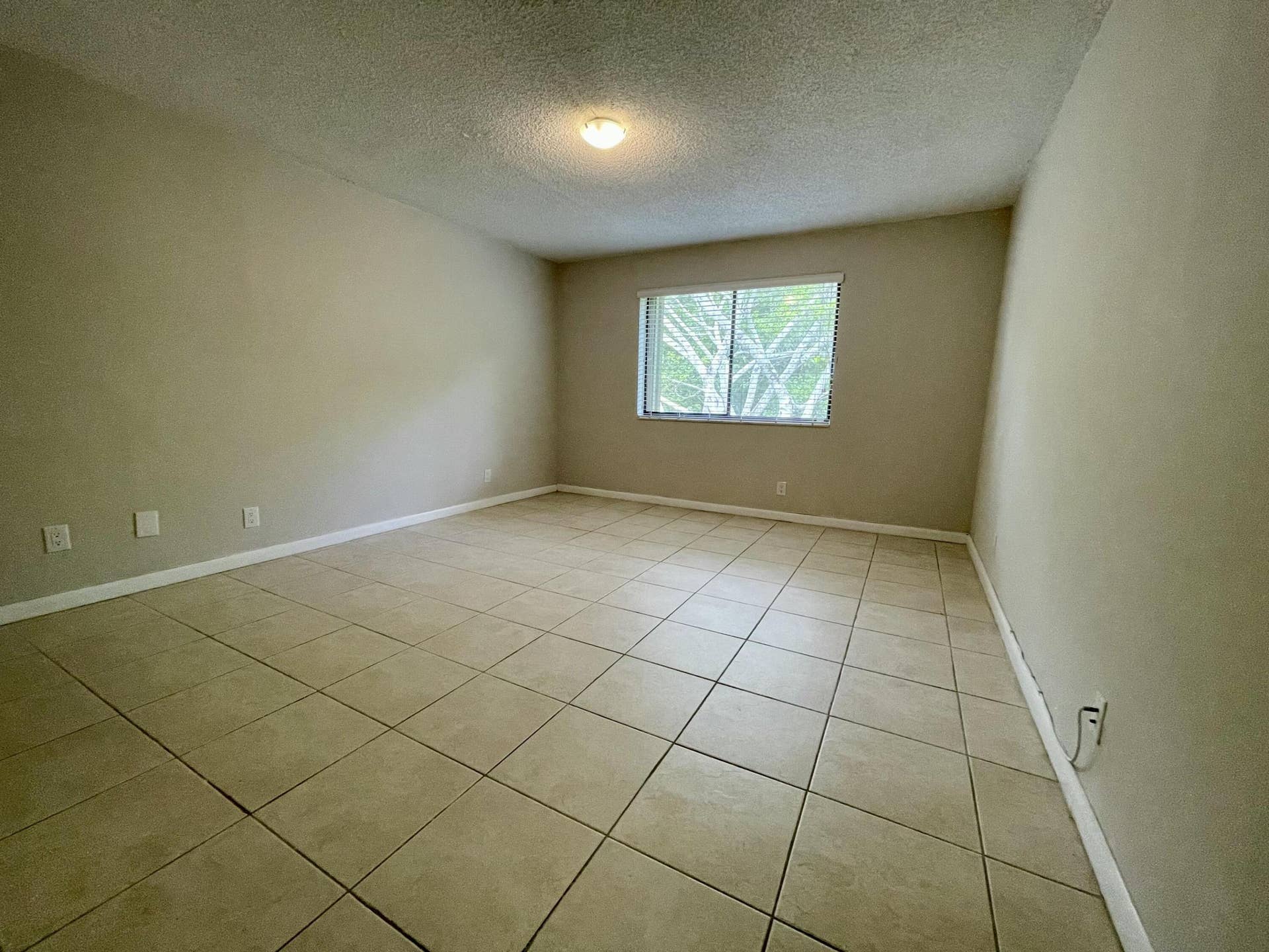 197 Lakeview Drive, #202, Weston, Weston, FL 33326 Master bedroom