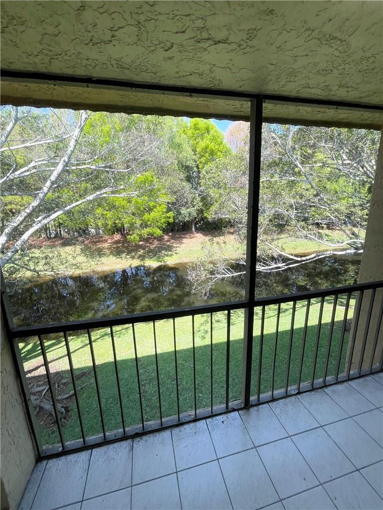 197 Lakeview Drive, #202, Weston, Weston, FL 33326 Screened Balcony